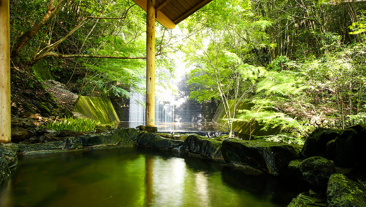 山峡の湯宿で心地よい温泉タイム＆エステ