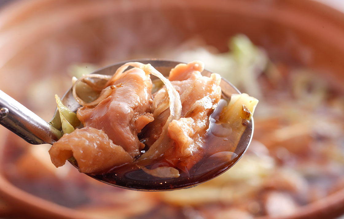 ダイニングで阿讃の味覚を味わう